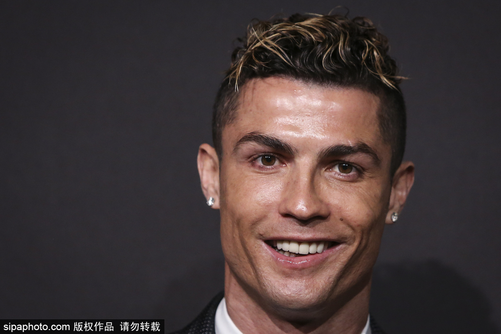 示了无与伦 示了无与伦